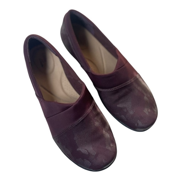 Clarks Women’s Cora Heather Burgundy Slip On Loafers - Picture 8 of 9